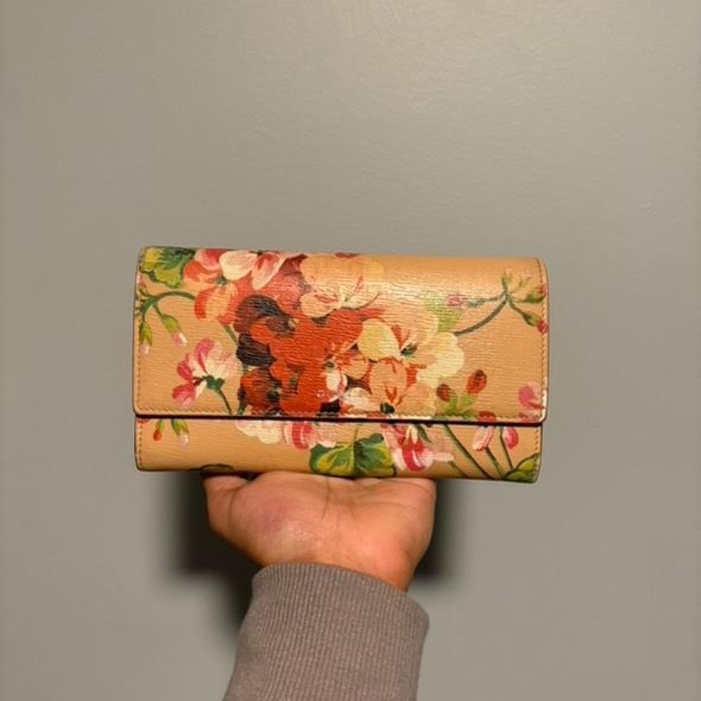 Floral Tan Women's Gucci Clutch Wallet